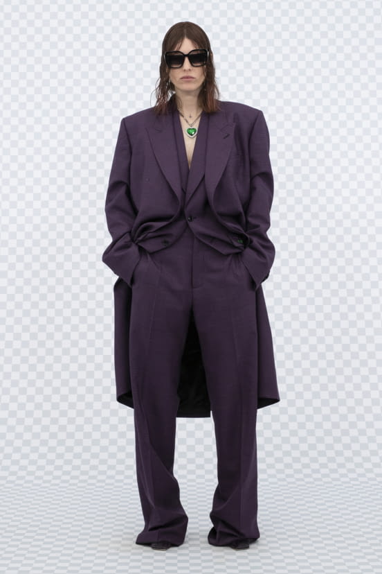 woman<br>SS22
