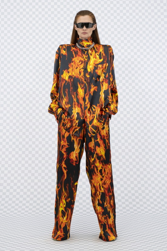 woman<br>SS22