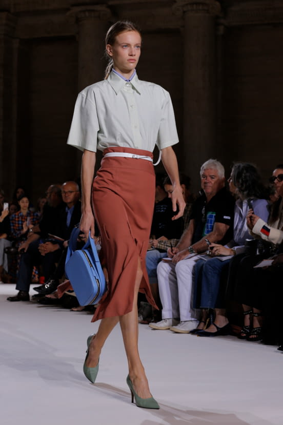 woman<br>SS18
