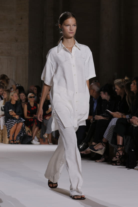 woman<br>SS18