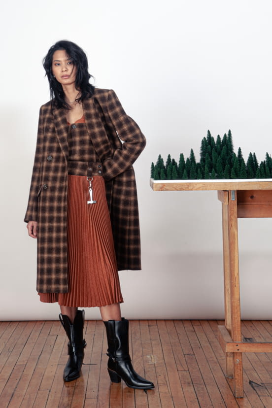 woman<br>FW21