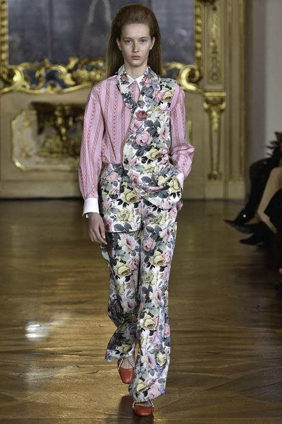 woman<br>FW19