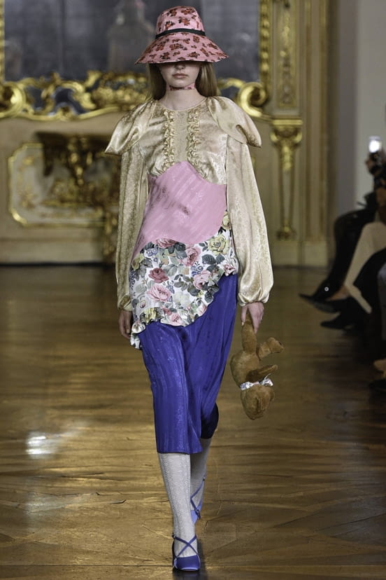 woman<br>FW19