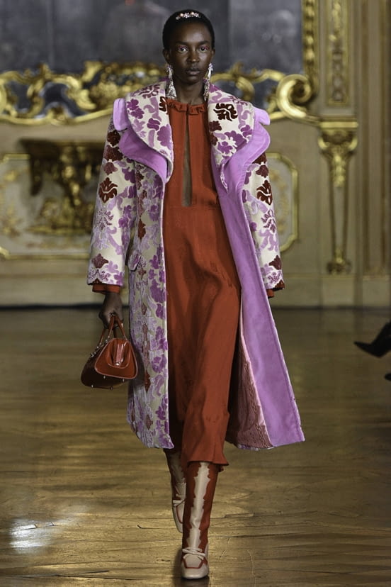 woman<br>FW19