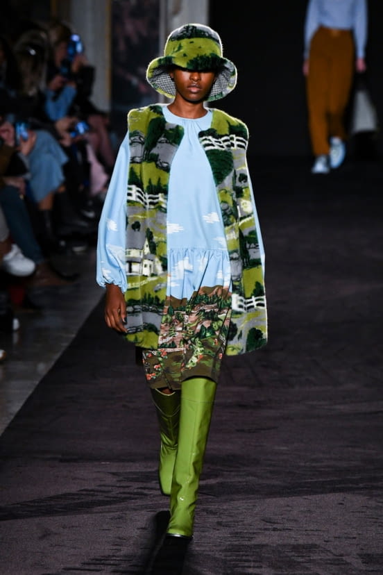 woman<br>FW20