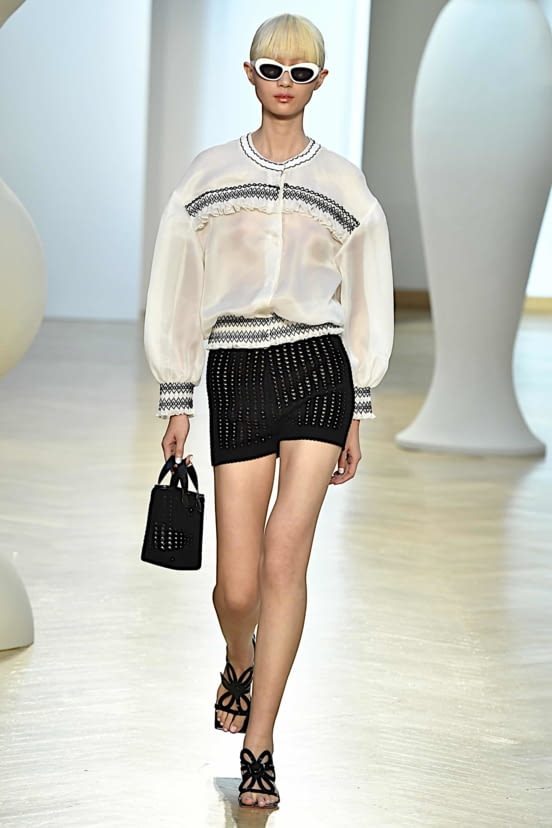 woman<br>SS20
