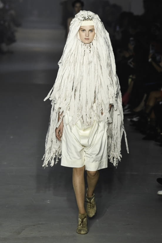 woman<br>SS20