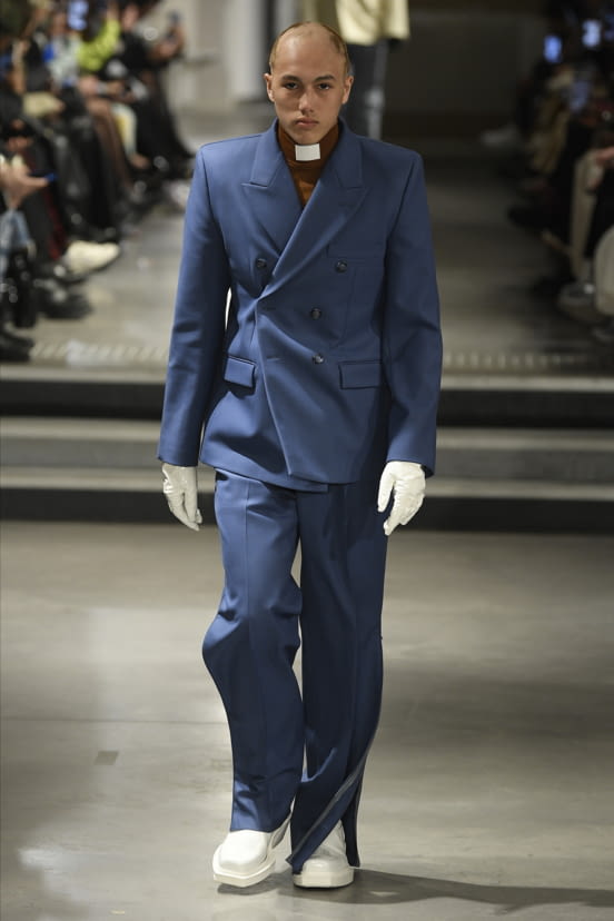 woman<br>FW22