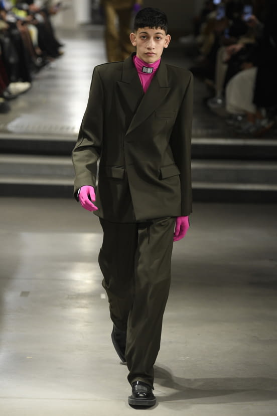 woman<br>FW22
