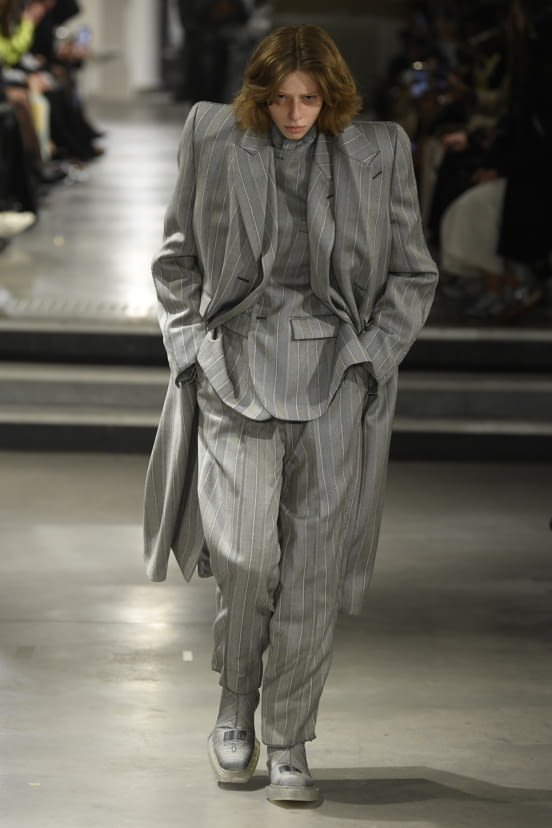 woman<br>FW22
