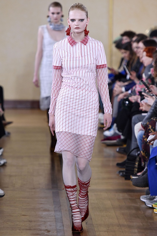 woman<br>FW19