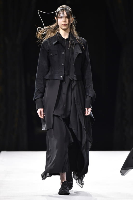 woman<br>FW22