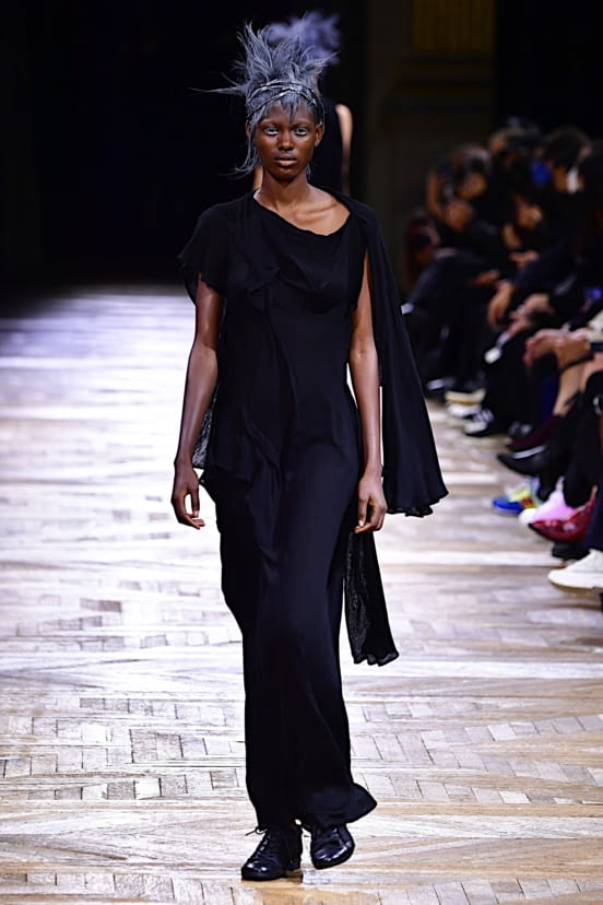 woman<br>SS22