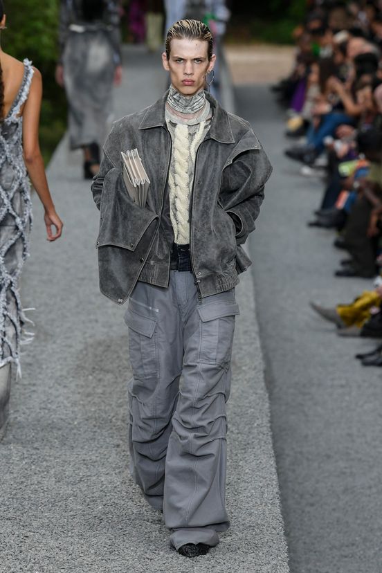 LV-SS23-Look_35