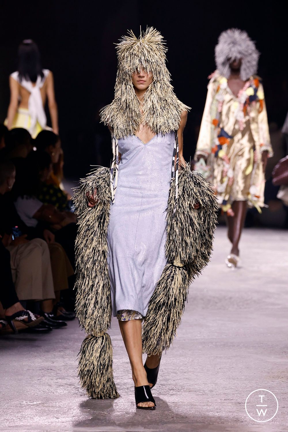 GLOBAL WOMENSWEAR SPRING/SUMMER 2025 TRENDS