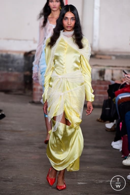 SS19 Fashion East Look 24