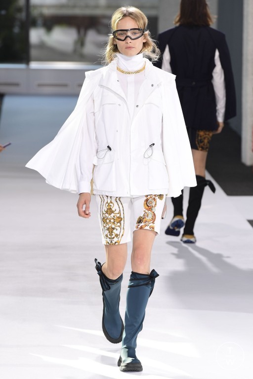 SS19 Toga Look 3