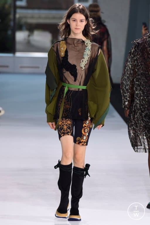 SS19 Toga Look 39