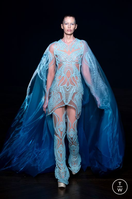 FW25 Iris Van Herpen Look 1