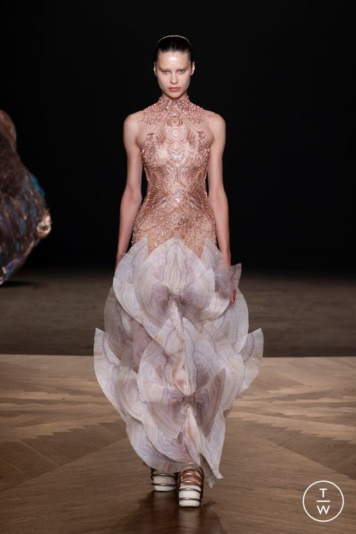 FW25 Iris Van Herpen Look 5