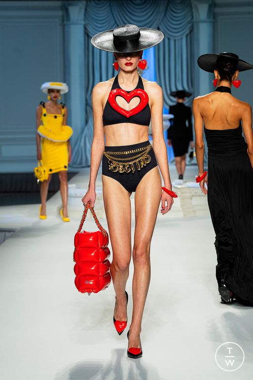 SS23 Moschino Look 20