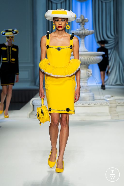 SS23 Moschino Look 21