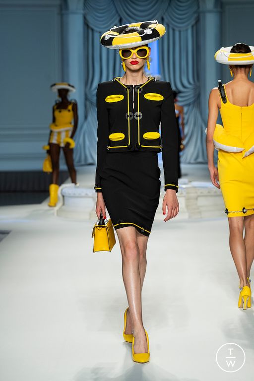SS23 Moschino Look 22