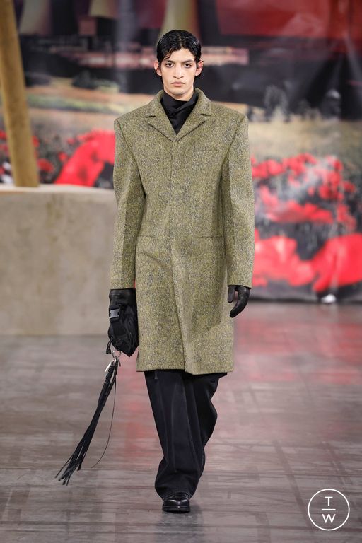 FW25 032c Look 30