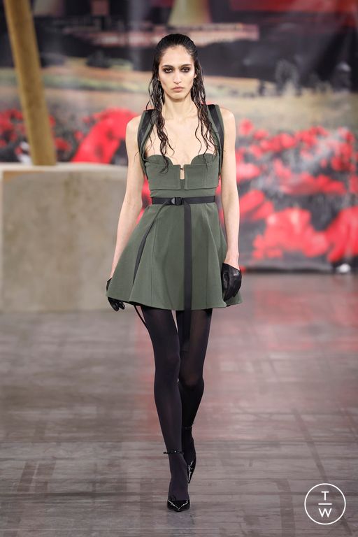 FW25 032c Look 35