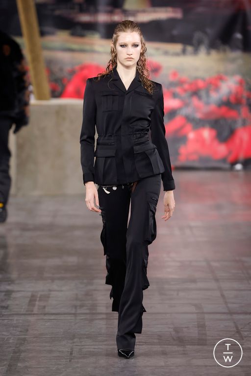 FW25 032c Look 38