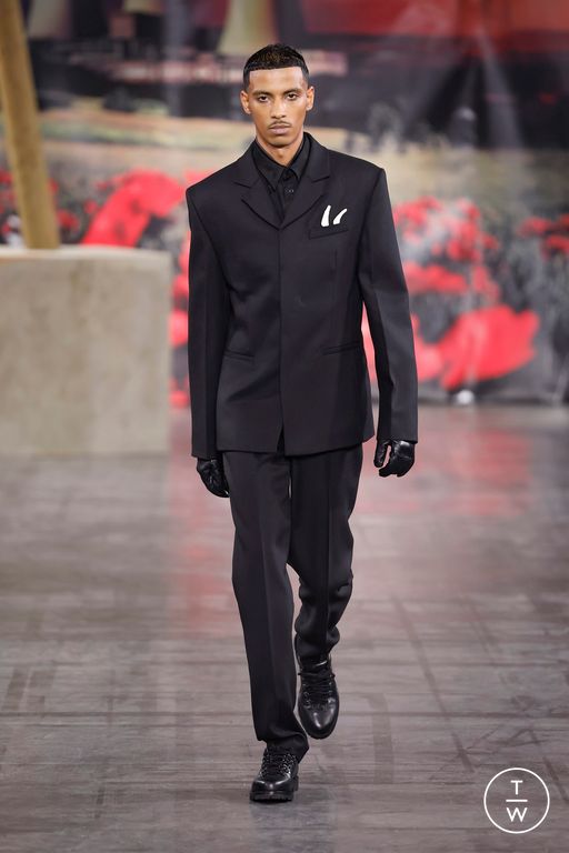 FW25 032c Look 43