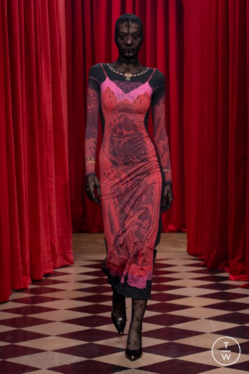 FW25 Marine Serre Look 38
