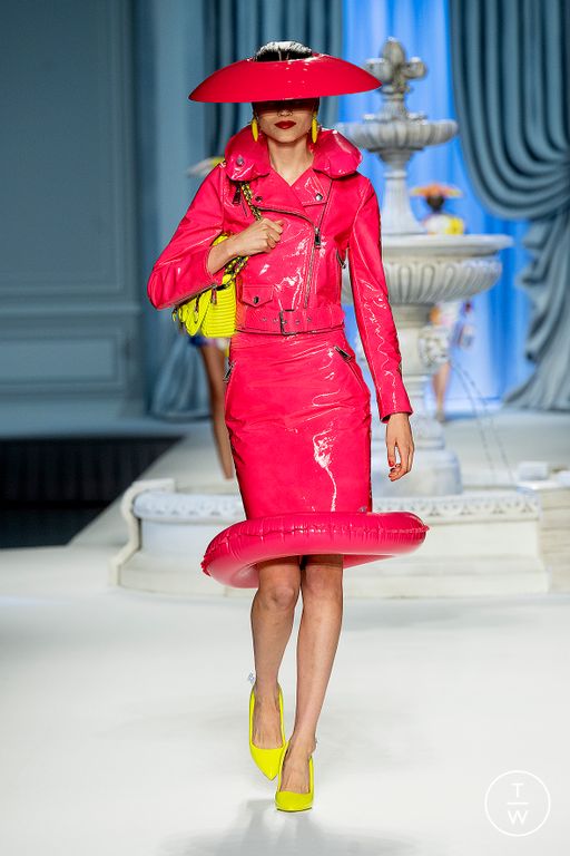 SS23 Moschino Look 39