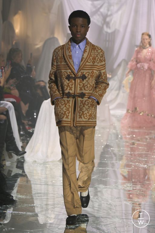 Spring-Summer 2025 Valentino Look 54