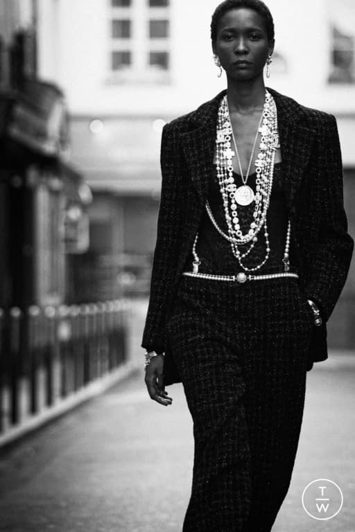 FW21 Chanel Look 9