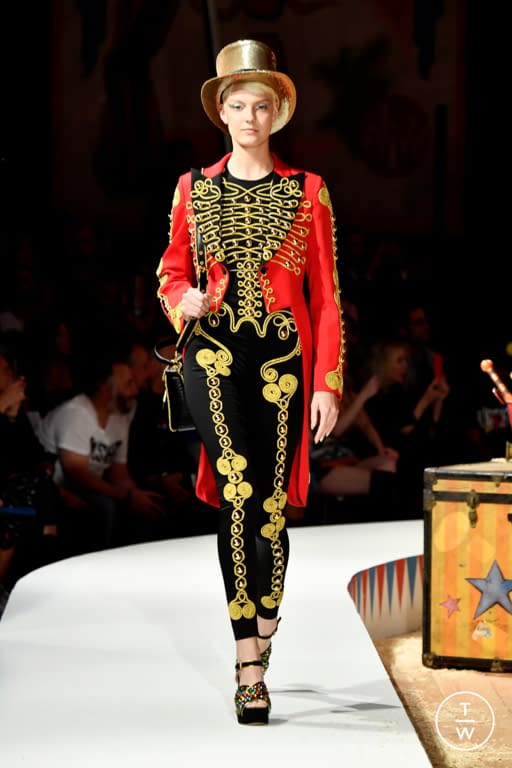 RS19 Moschino Look 1
