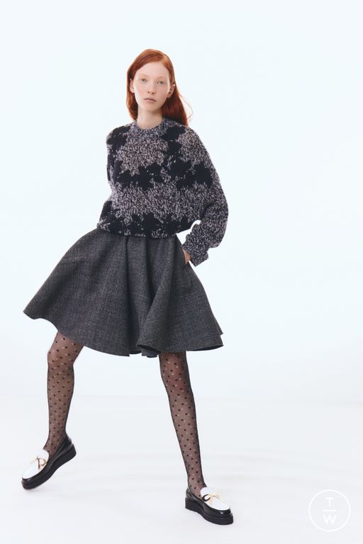 Pre-Fall 2025 Giambattista Valli Look 11