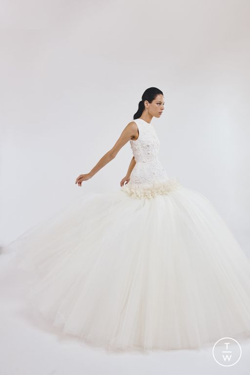 FW25 Giambattista Valli Look 16