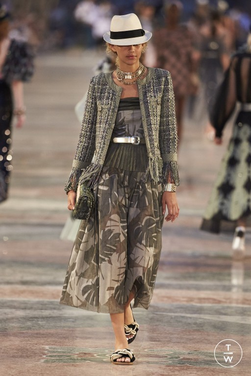 RS17 Chanel Look 17