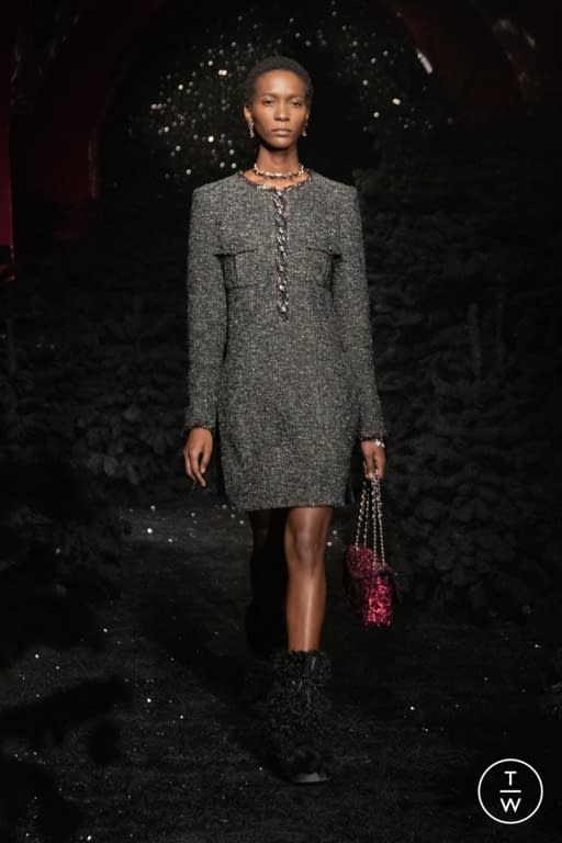 FW21 Chanel Look 17