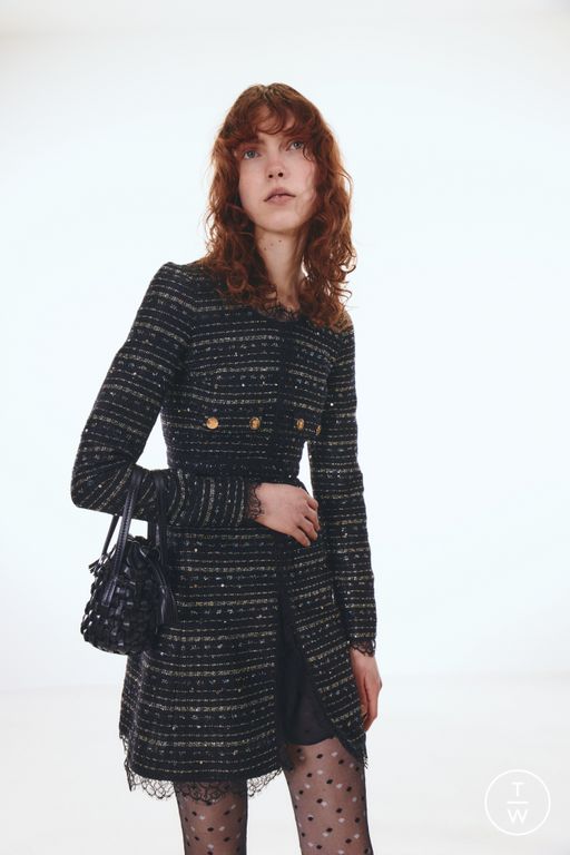 Pre-Fall 2025 Giambattista Valli Look 18