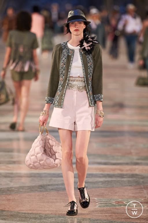 RS17 Chanel Look 20