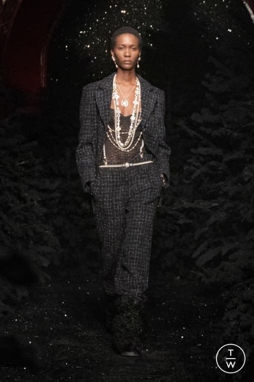 FW21 Chanel Look 20