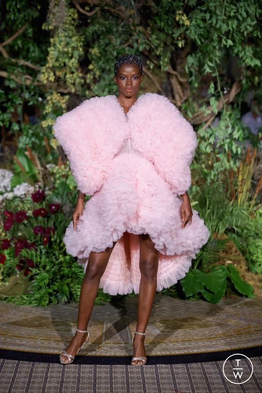 Spring-Summer 2025 Christian Siriano Look 40