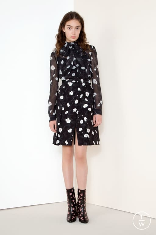 P/F 17 Carven Look 24