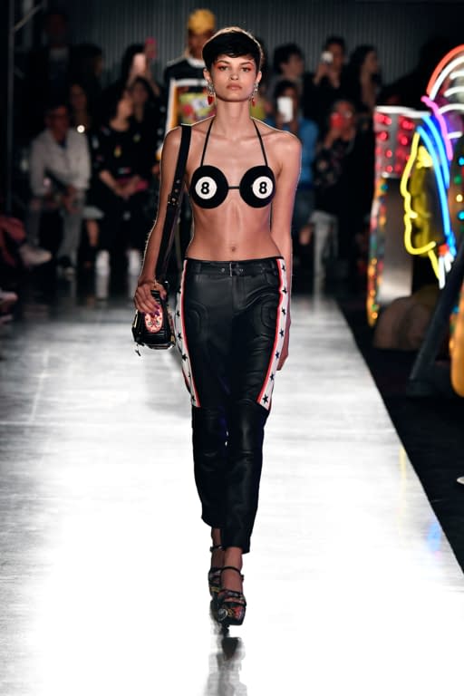 RS18 Moschino Look 25