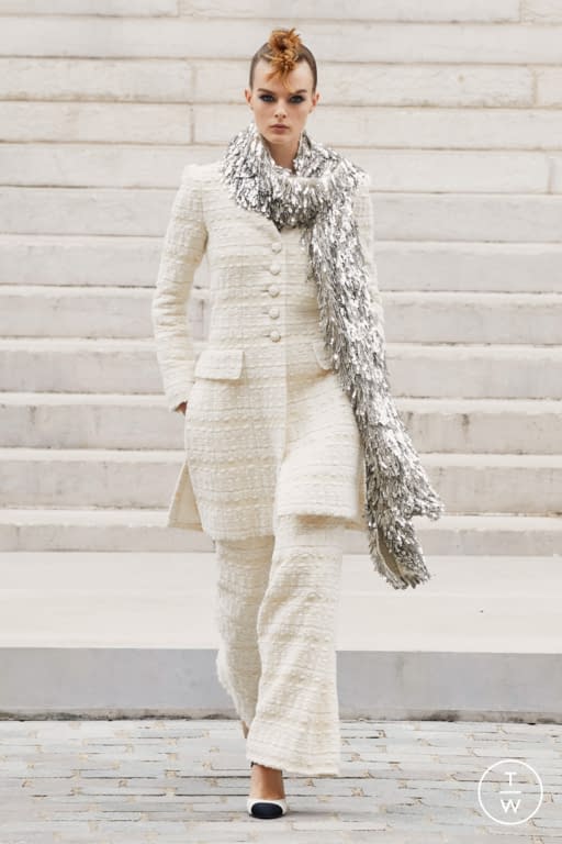 FW21 Chanel Look 25
