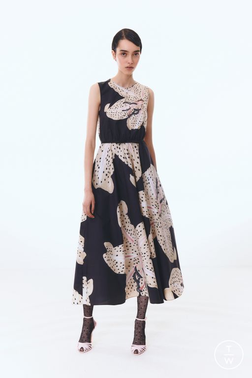 Pre-Fall 2025 Giambattista Valli Look 26