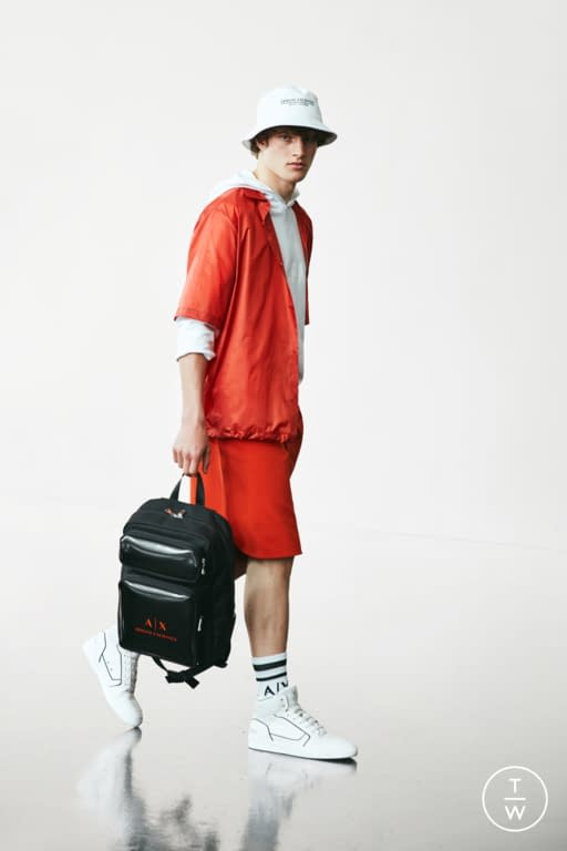 Maleta de cabina con ruedas en ABS con maxiáguila en relieve | EMPORIO  ARMANI Unisex