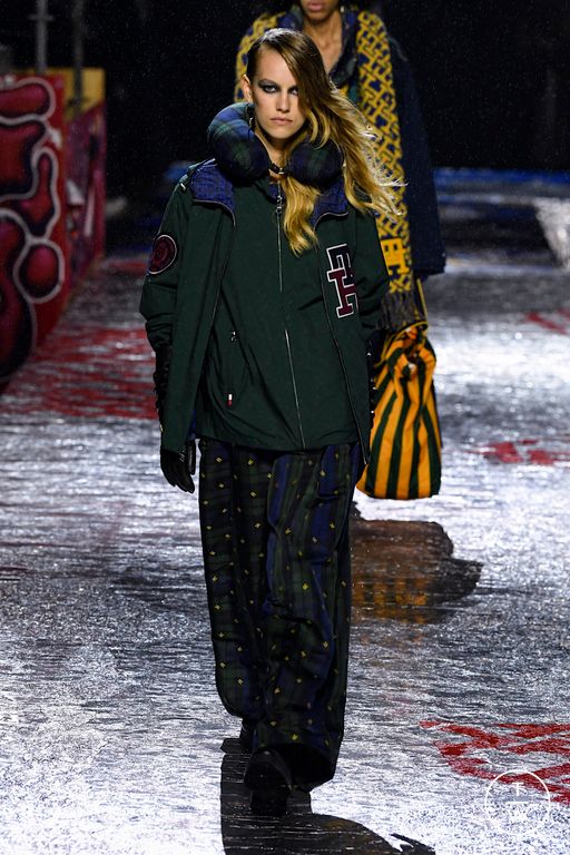FW22 Tommy Hilfiger Look 27